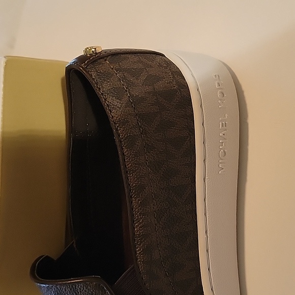 Brand New Authentic MICHAEL MICHAEL KORS Keaton Logo Slip-On Sneaker Size 6 - Picture 2 of 11